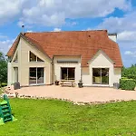 3 Bedroom Gorgeous In Prázdninový dům *