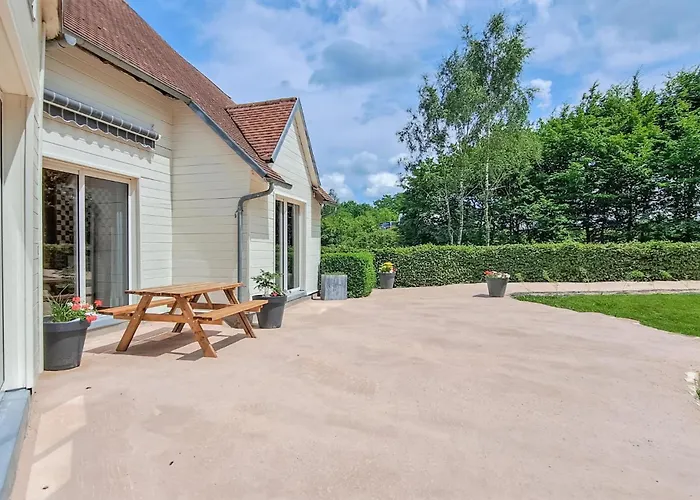 Дом отдыха 3 Bedroom Amazing In Carrouges