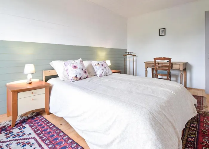 Дом отдыха 3 Bedroom Amazing In Carrouges